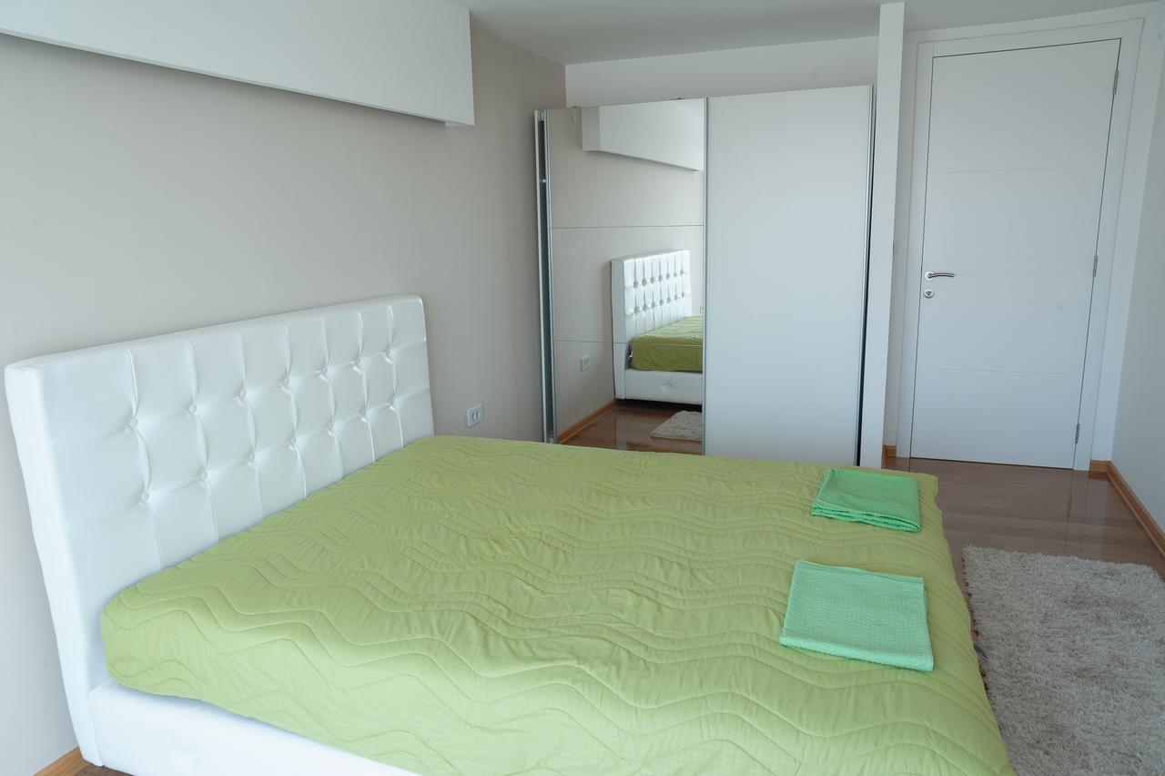 Atina Lux Hostel Лесковац Екстериор снимка