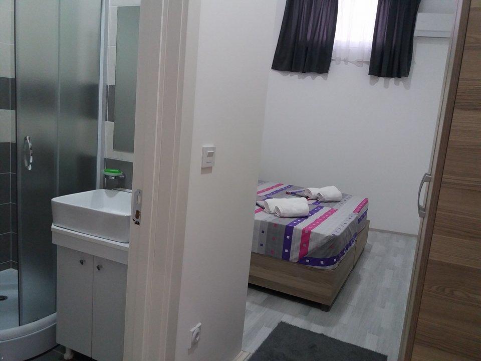 Atina Lux Hostel Лесковац Екстериор снимка
