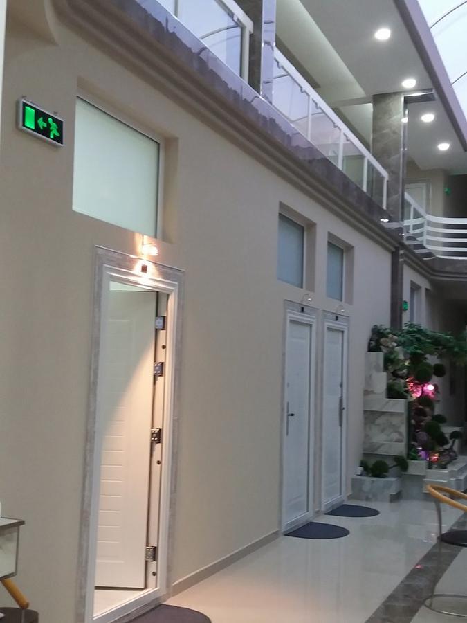 Atina Lux Hostel Лесковац Екстериор снимка