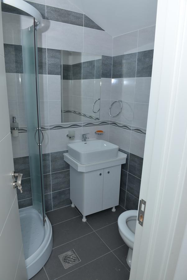 Atina Lux Hostel Лесковац Екстериор снимка