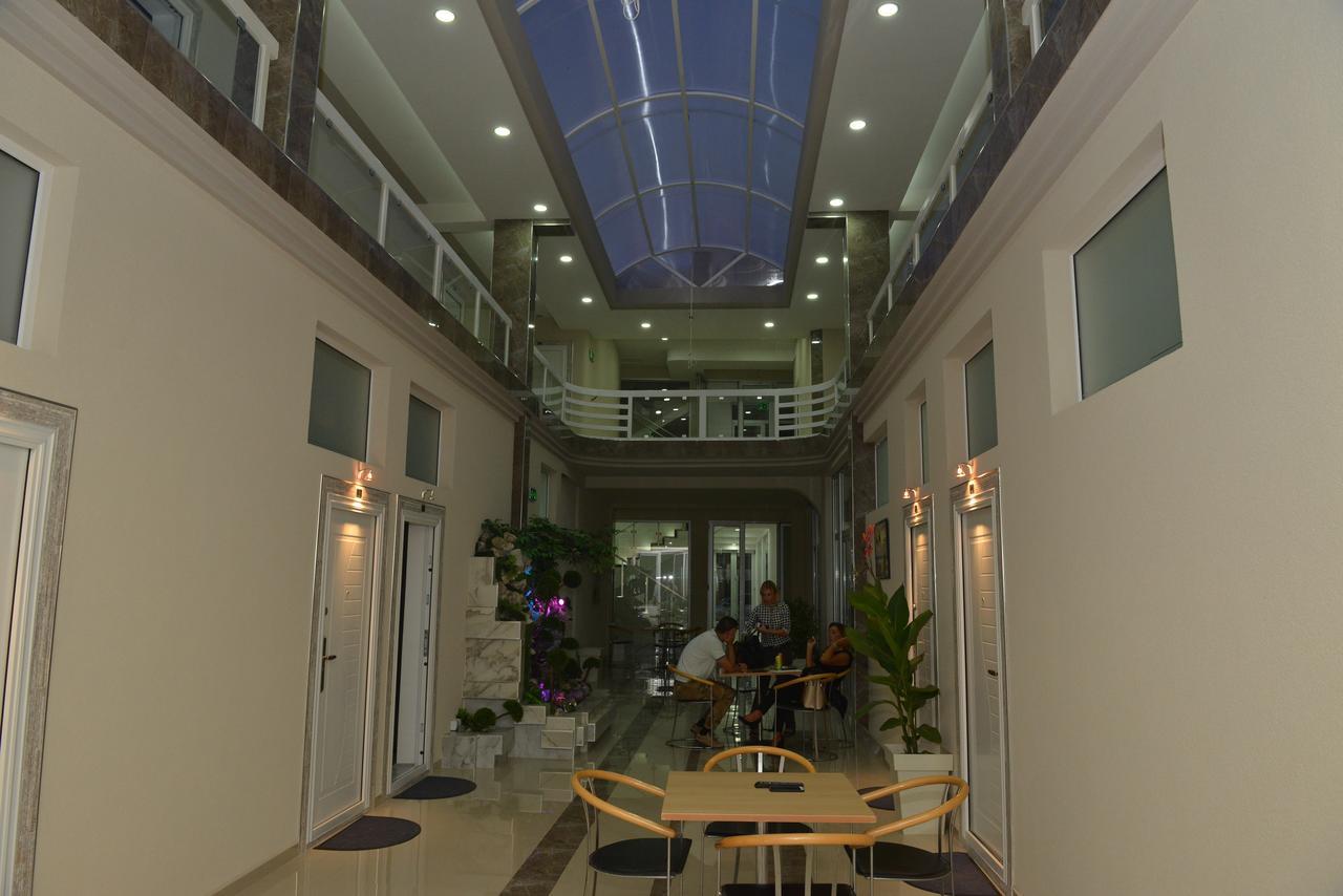 Atina Lux Hostel Лесковац Екстериор снимка